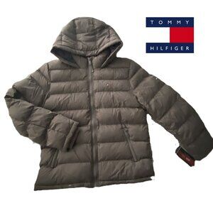 NWT Tommy Hilfiger 
Men’s Quilted Puffer Jacket
Color: Charcoal